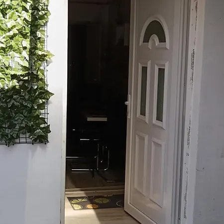 Bercsenyi Vendeghaz Yanıkkale