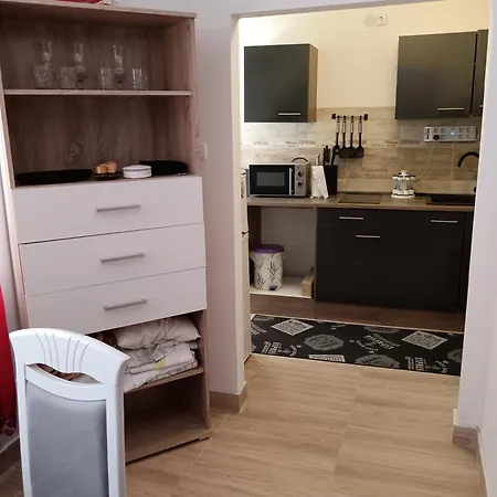 Bercsenyi Vendeghaz Daire